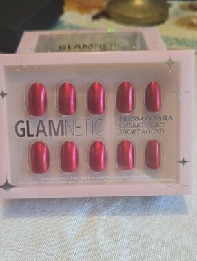 Glamnetic Cherry Glaze Short Round Press-On Nails - Raspberry Red